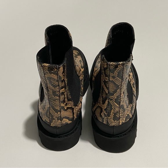 AQUATALIA CHELSEA ANKLE BOOTS HOLLY SNAKE EMBOSSED WATERPROOF Women’s Size 7 - Picture 4 of 10